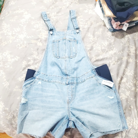 Old Navy Pants - NWT Old navy maternity short overalls with distressed hem and side panels size M